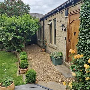 Briar Guest In Norwood Green, , Halifax United Kingdom